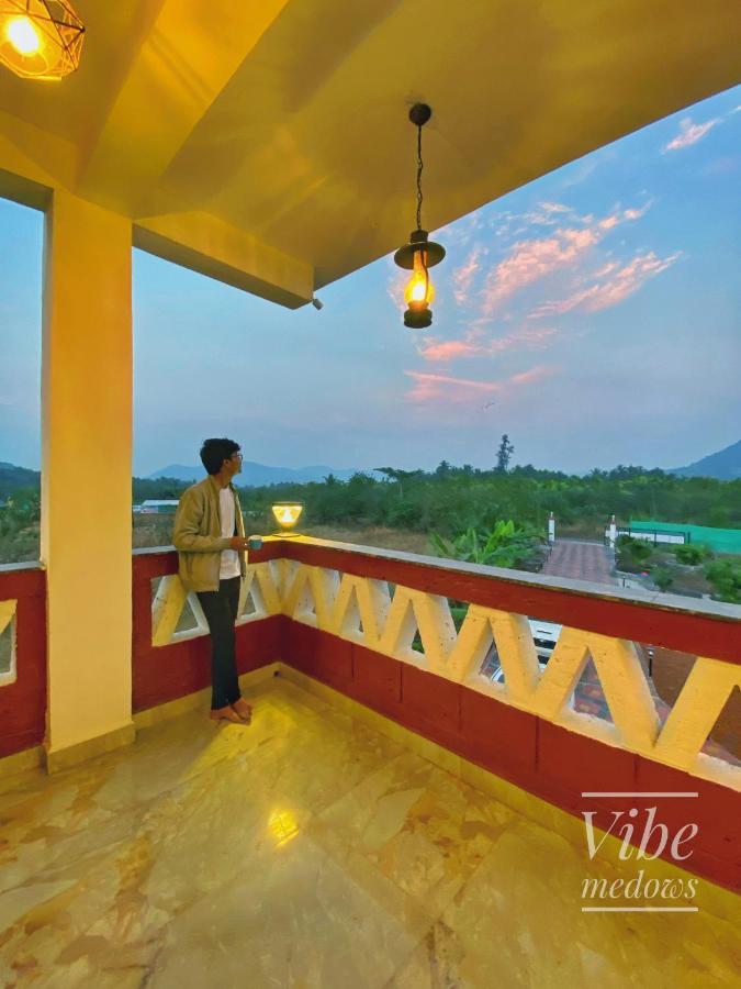 Vibe Meadows Villa With Private Swimming Pool Near Kashid Beach 外观 照片